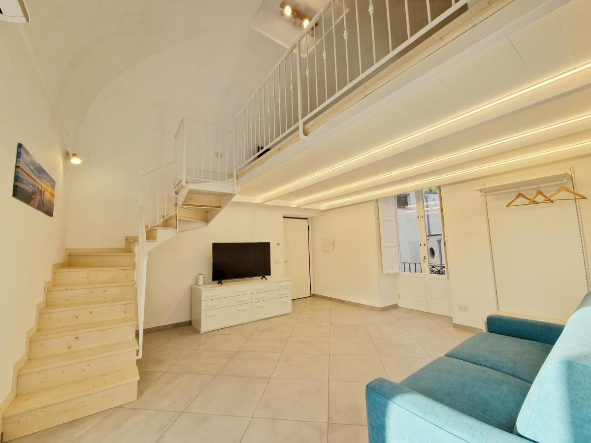 דירות ויקו אקוונסה Savarese Luxury Palace מראה חיצוני תמונה